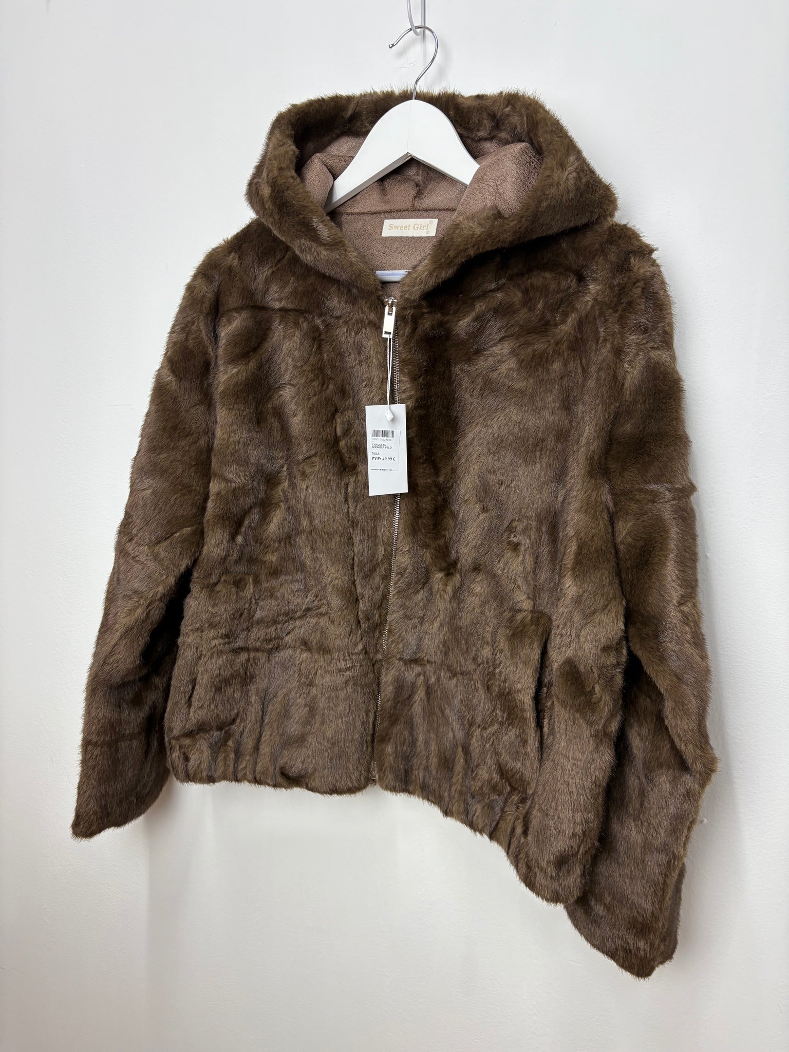 CHAQUETA DE PELO SINTÉTICO TIPO BOMBER CON CREMALLERA Y GORRO – MUJER marrón Trapío