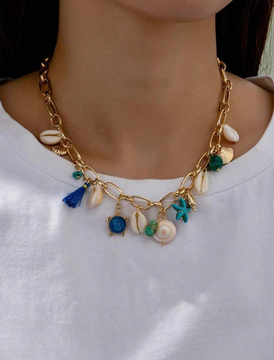 Collar marino azul oscuro