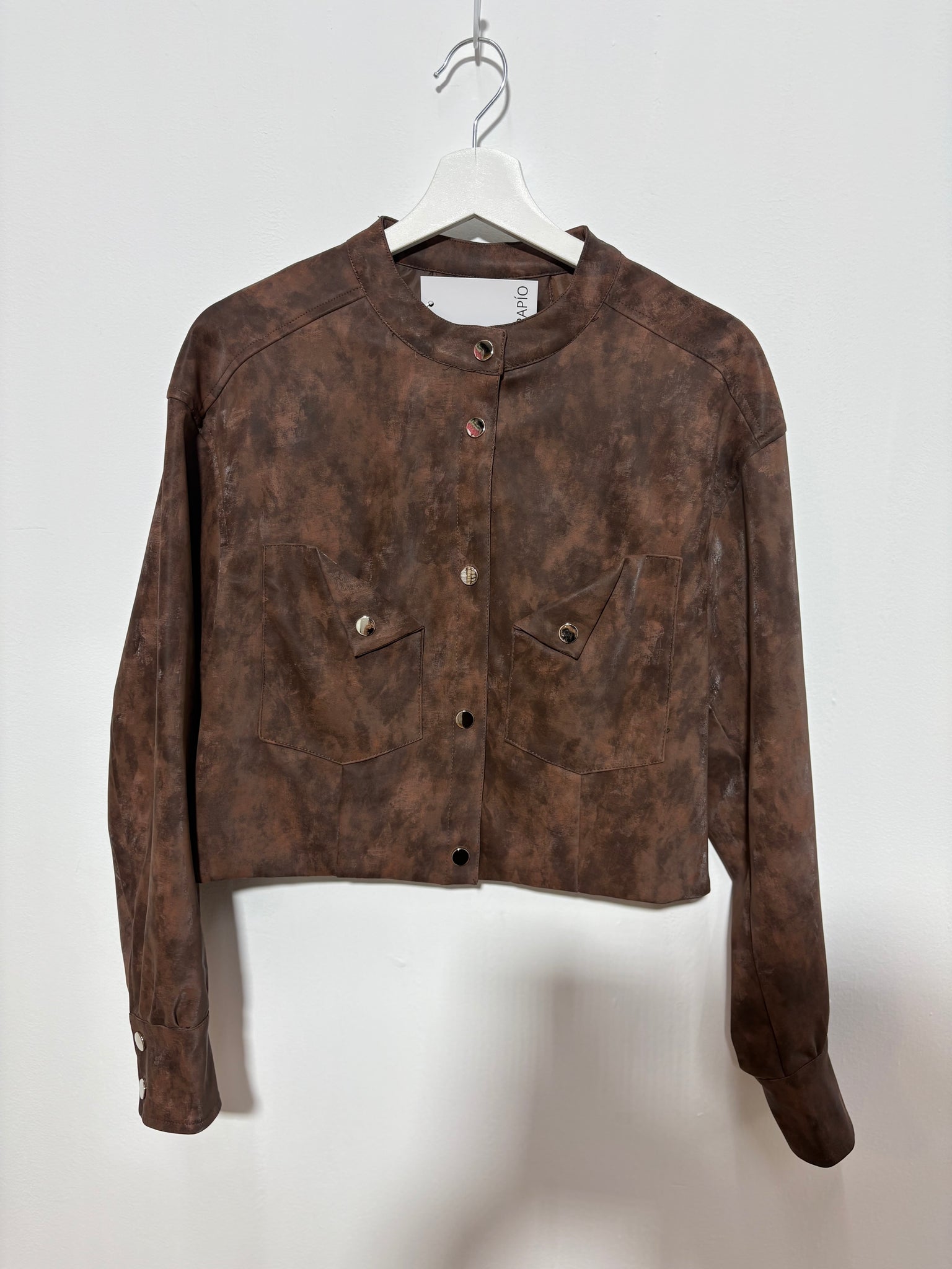 Chaqueta tipo bomber con botones metálicos de mujer  marrón chocolate – Trapío