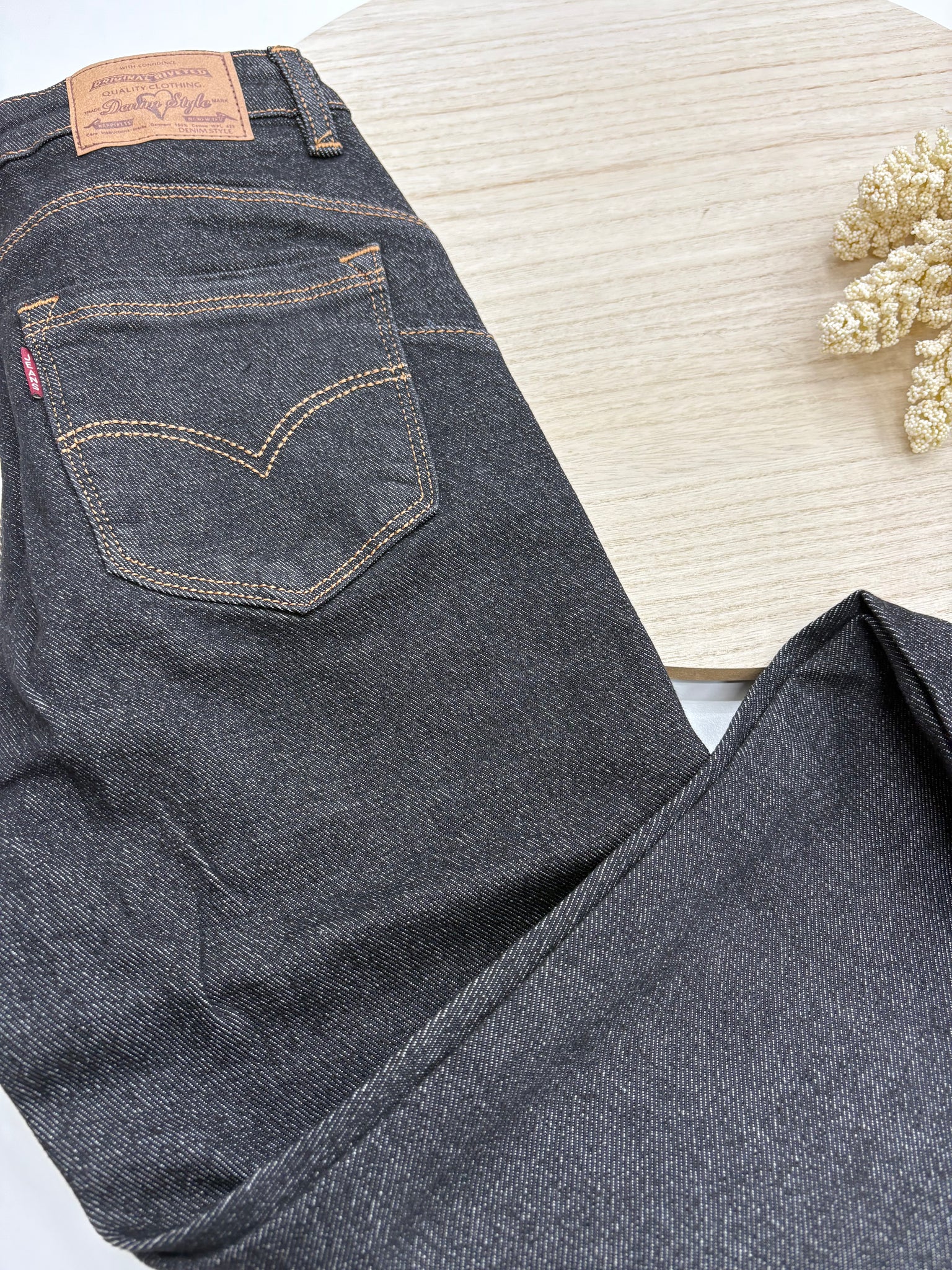 👖 Pantalón Pitillo “Monte Negro Denim” en tono vaquero negro – Trapío