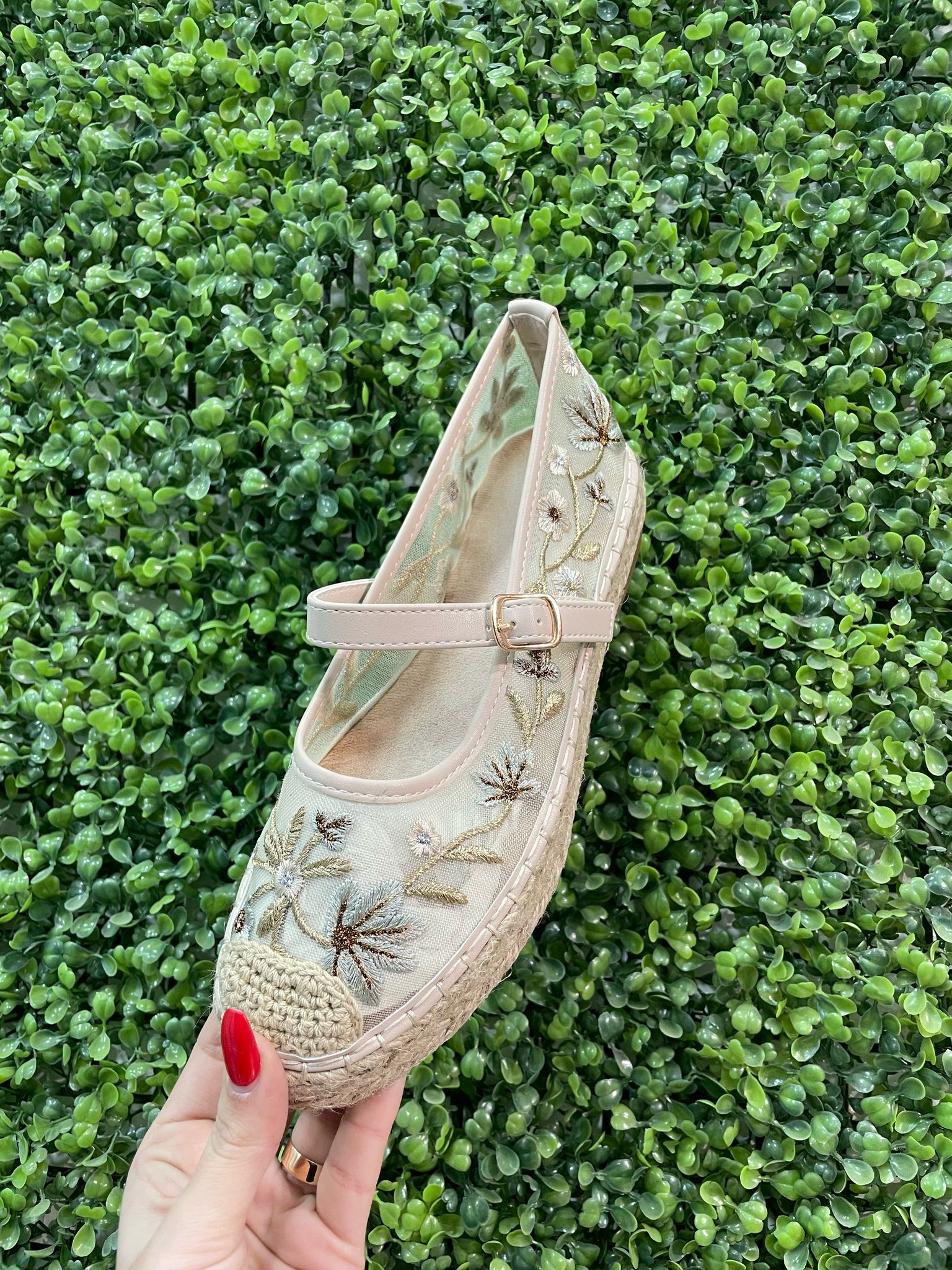 Zapatillas plana bordados beige