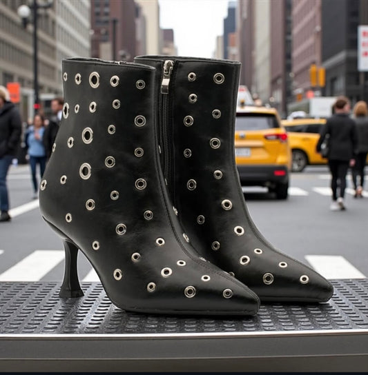 Botas negra tacón tachuelas