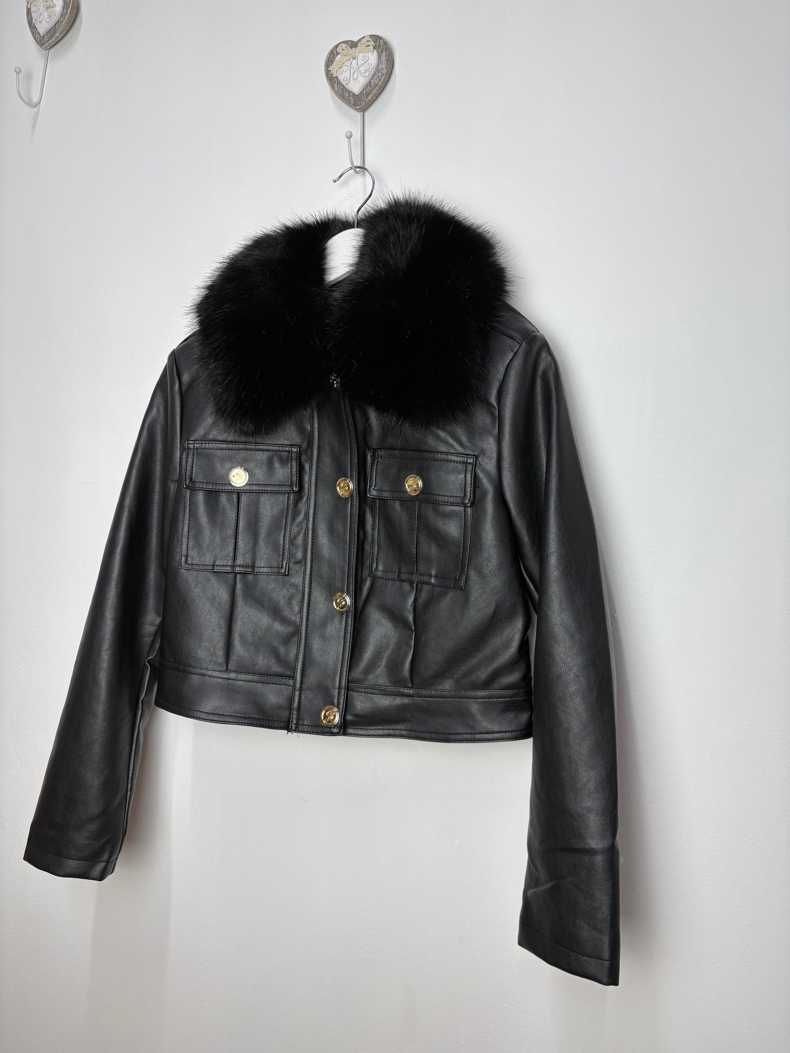 Chaqueta oscura pelo